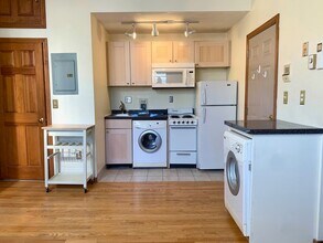 482 Massachusetts Ave-Unit -4 in Boston, MA - Foto de edificio - Building Photo