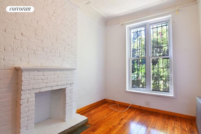 81 4th Pl in Brooklyn, NY - Foto de edificio - Building Photo
