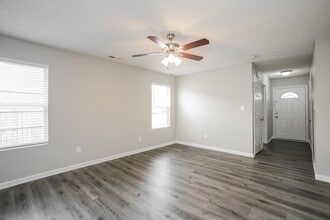 5558 Wild Horse Dr in Indianapolis, IN - Building Photo - Building Photo