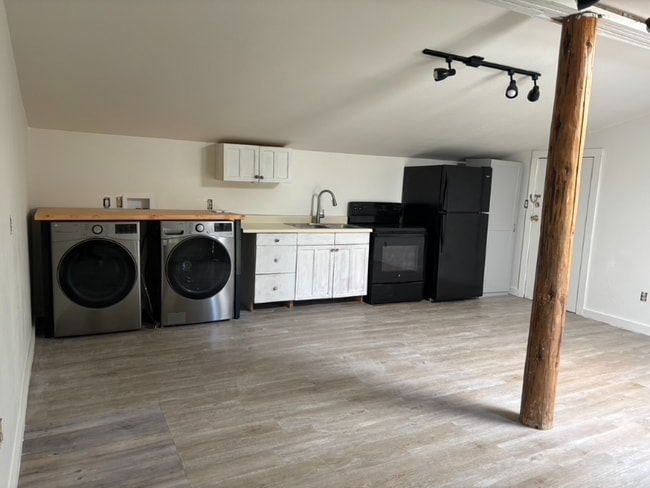 property at 1303 7th St NW