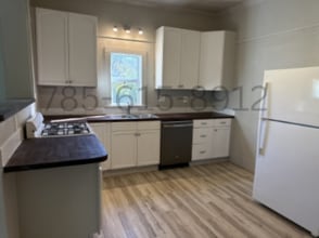 836 E 10th St in Ottawa, KS - Building Photo - Building Photo