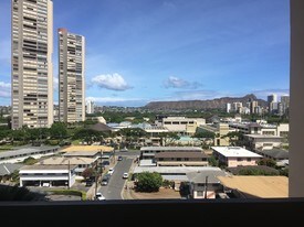 555 University Ave, Unit 905 in Honolulu, HI - Building Photo