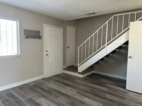 4619 Mill Valley Dr in Las Vegas, NV - Building Photo - Building Photo