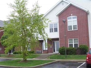 33A Grand Canyon Dr in Baraboo, WI - Building Photo - Building Photo