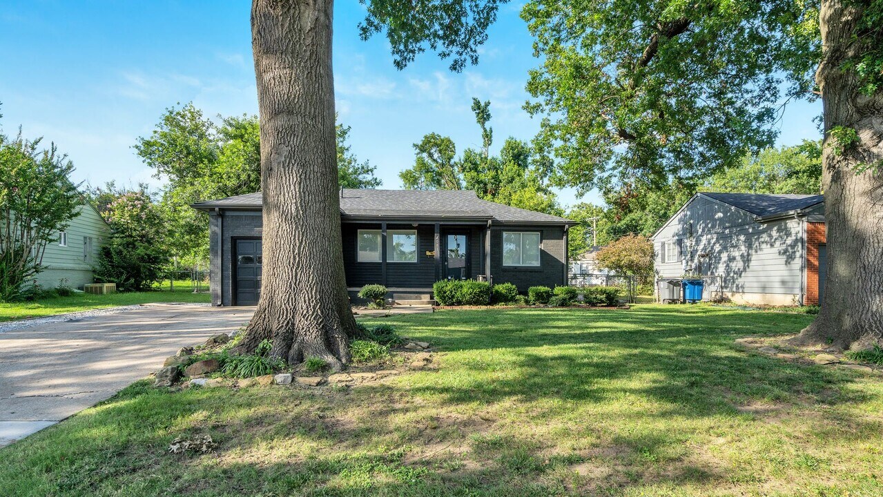 4081 E 26th St in Tulsa, OK - Building Photo