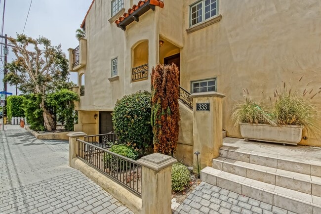 333 11th St in Manhattan Beach, CA - Building Photo - Building Photo