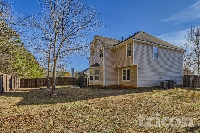 589 Lakewater View Dr in Stone Mountain, GA - Foto de edificio - Building Photo