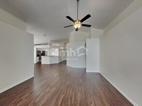 1233 Falconcrest Blvd in Apopka, FL - Building Photo - Building Photo