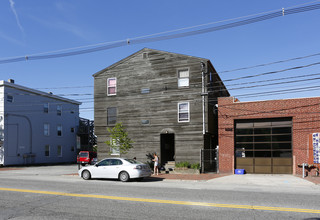 114 Washington Ave in Portland, ME - Foto de edificio - Building Photo