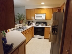 1610 Gem Pl NE in Salem, OR - Building Photo - Building Photo