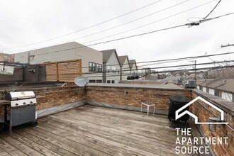 2449 N Ashland Ave, Unit one in Chicago, IL - Building Photo - Building Photo