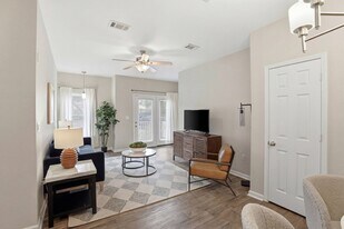 Majestic Oaks in Pensacola, FL - Building Photo