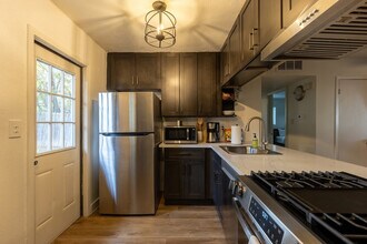 3210 Northeast Dr, Unit SI ID1385482P in Austin, TX - Foto de edificio - Building Photo