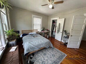 136 Brooks St, Unit 136 in Boston, MA - Building Photo - Building Photo
