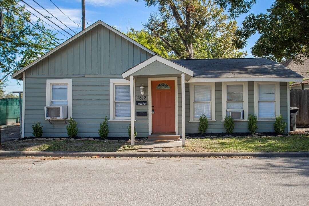 2812 Cortlandt St in Houston, TX - Building Photo