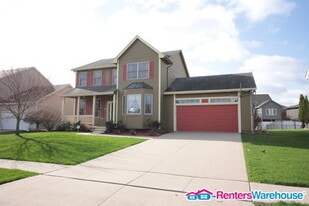 6874 Dakota Dr in West Des Moines, IA - Building Photo