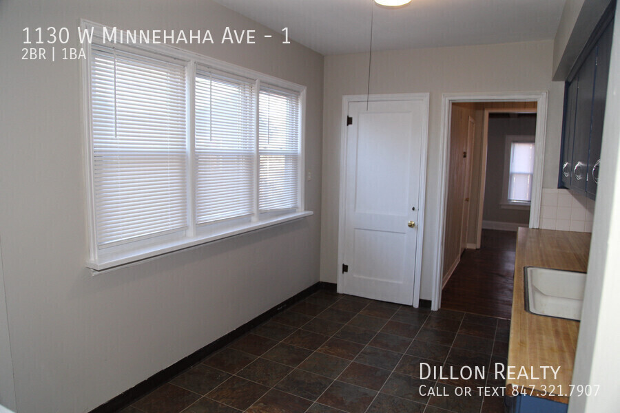 1130 W Minnehaha Ave in St. Paul, MN - Building Photo