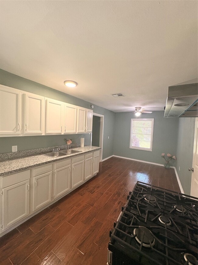 4323 Groton Dr in Houston, TX - Building Photo - Building Photo
