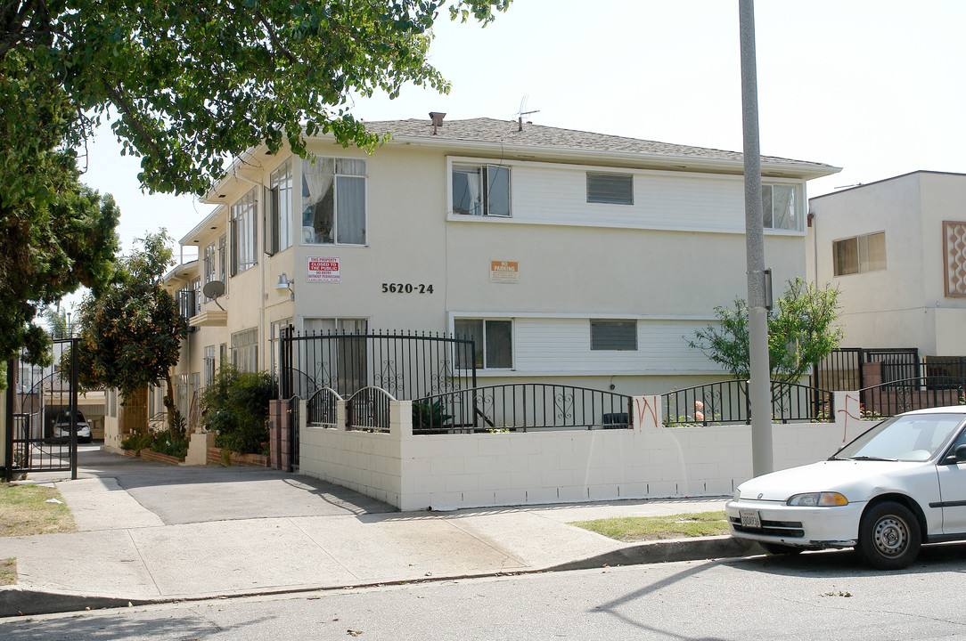 5620 Harold Way in Los Angeles, CA - Foto de edificio