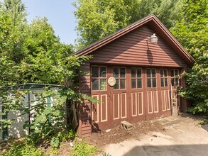 830 Bellevue Ave in Elgin, IL - Foto de edificio - Building Photo