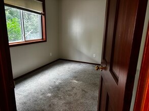 11331 W River Rd, Unit First Floor in Champlin, MN - Foto de edificio - Building Photo