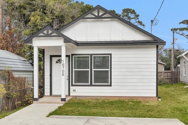 16706 E Hammon in Montgomery, TX - Foto de edificio - Building Photo