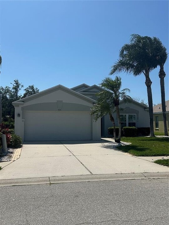 4514 Sanibel Way in Bradenton, FL - Building Photo