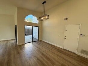 533 Strauss Dr in Thousand Oaks, CA - Building Photo - Building Photo