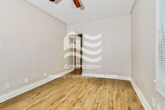 2218 S Shelby St in Louisville, KY - Foto de edificio - Building Photo