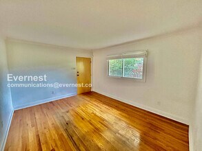 798 St Charles Ave NE in Atlanta, GA - Building Photo - Building Photo