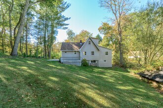 81 Picketts Ridge Rd in Redding, CT - Building Photo - Building Photo