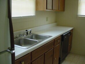 220 Gilleland Dr in Athens, GA - Building Photo - Building Photo