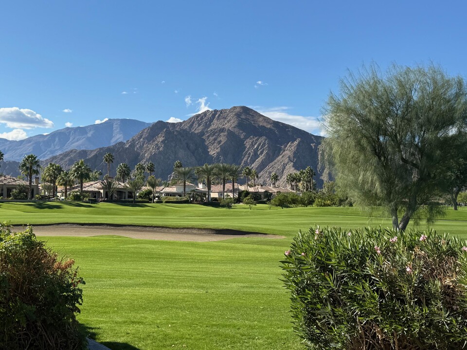 79855 Sandia in La Quinta, CA - Foto de edificio