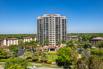 Chateaumere in Naples, FL - Foto de edificio - Building Photo