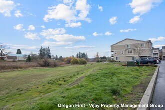 15548 NW Linder St in Portland, OR - Building Photo - Building Photo