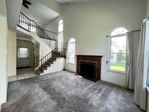 1556 Darien Lakes Dr in Darien, IL - Building Photo - Building Photo