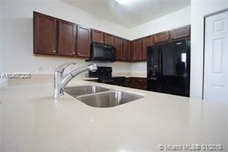 260 NW 109th Ave-Unit -Unit2214 in Miami, FL - Building Photo - Building Photo