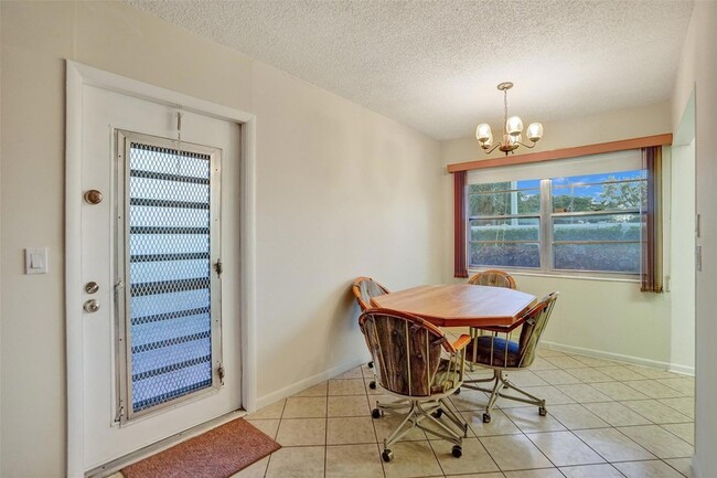 324 Farnham P in Deerfield Beach, FL - Building Photo - Building Photo