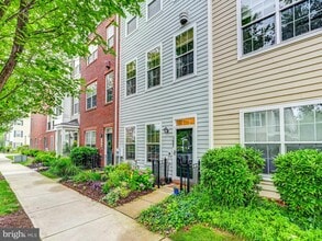 107 Meridian Ln in Baltimore, MD - Building Photo - Building Photo