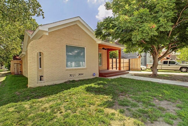 property at 2401 Eagle St