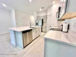 198 Riverfront Wy in Edgewater, FL - Building Photo - Building Photo