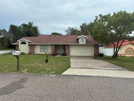 2378 Comerwood Dr in Spring Hill, FL - Building Photo