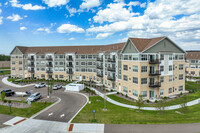 Regency Hill Apartments, North Building in Woodbury, MN - Foto de edificio - Building Photo