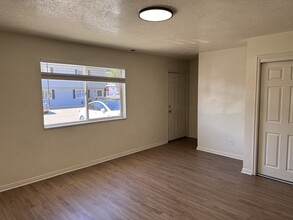 1392 N 260 W in Logan, UT - Foto de edificio - Building Photo