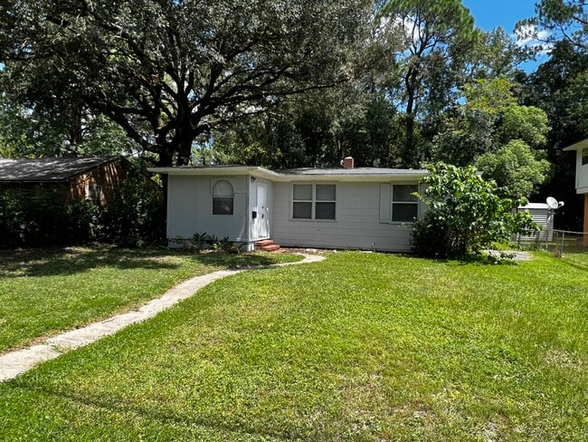 property at 5035 Campenella Dr