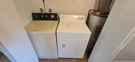 3226 Summers Ln in Klamath Falls, OR - Building Photo - Building Photo