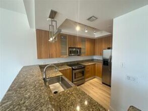 2631 NE 14th Ave, Unit 208 in Wilton Manors, FL - Building Photo - Building Photo