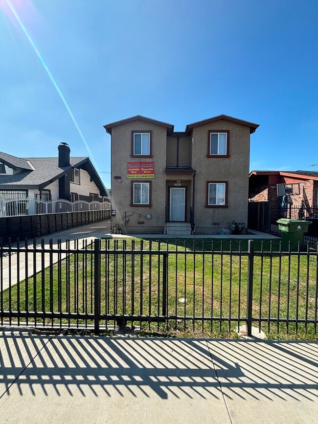 property at 3312 W 66th Pl