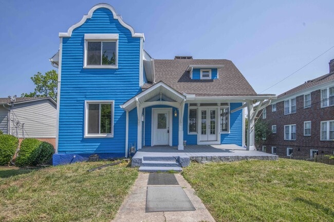 property at 117 E Glenwood Ave