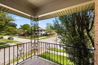 2602 Oakdale St photo'
